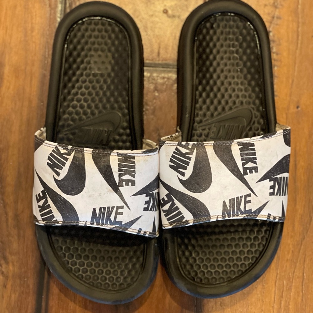 Womens,Nike sandals,size 6